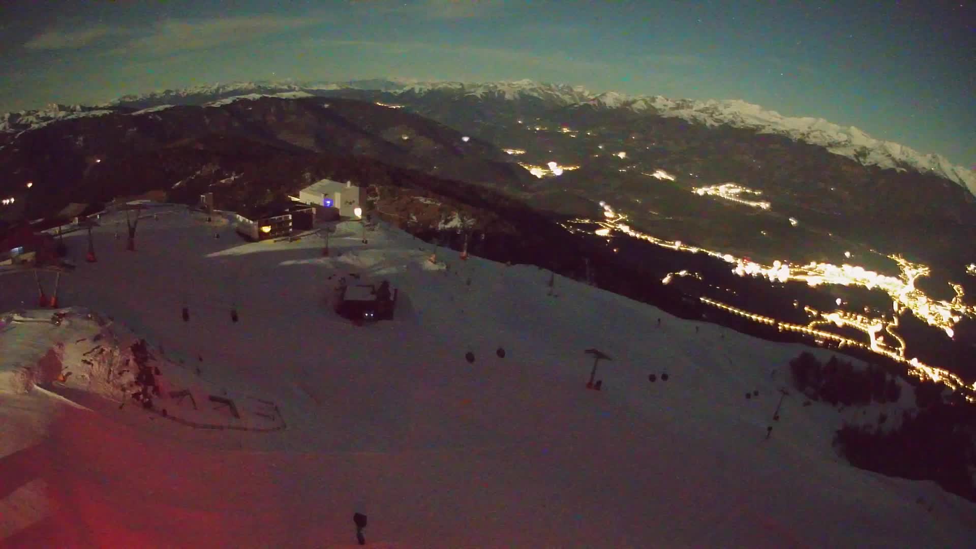 Cima estación de esquí Kronplatz | vista hacia Brunico