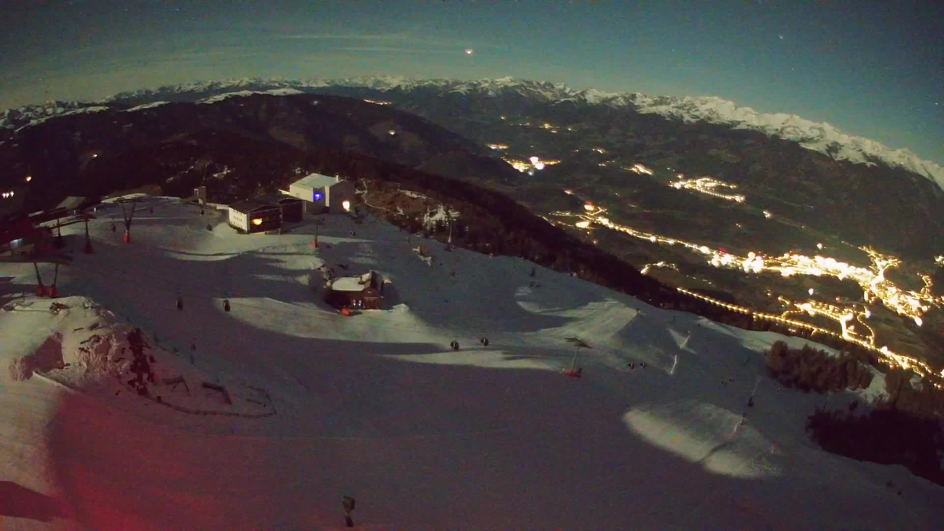 Cima estación de esquí Kronplatz | vista hacia Brunico