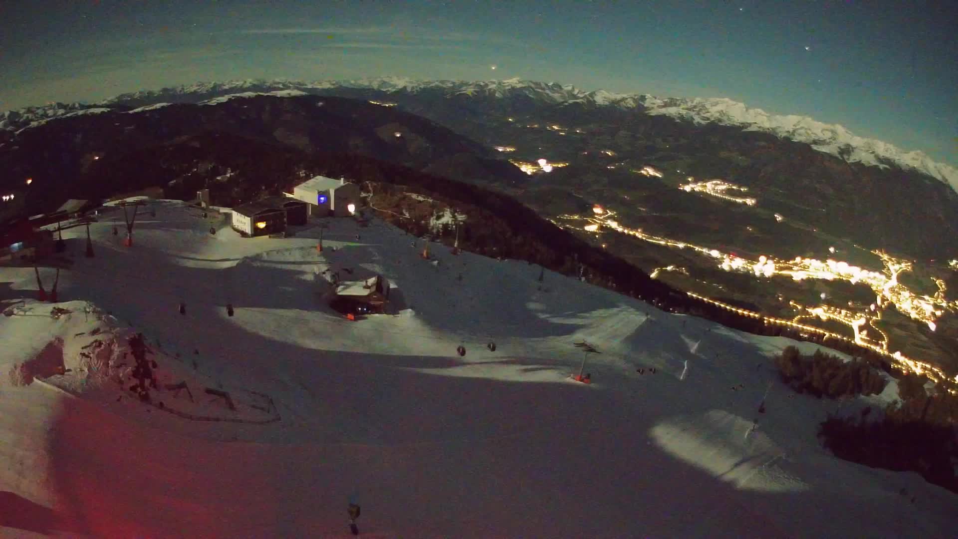 Cima estación de esquí Kronplatz | vista hacia Brunico