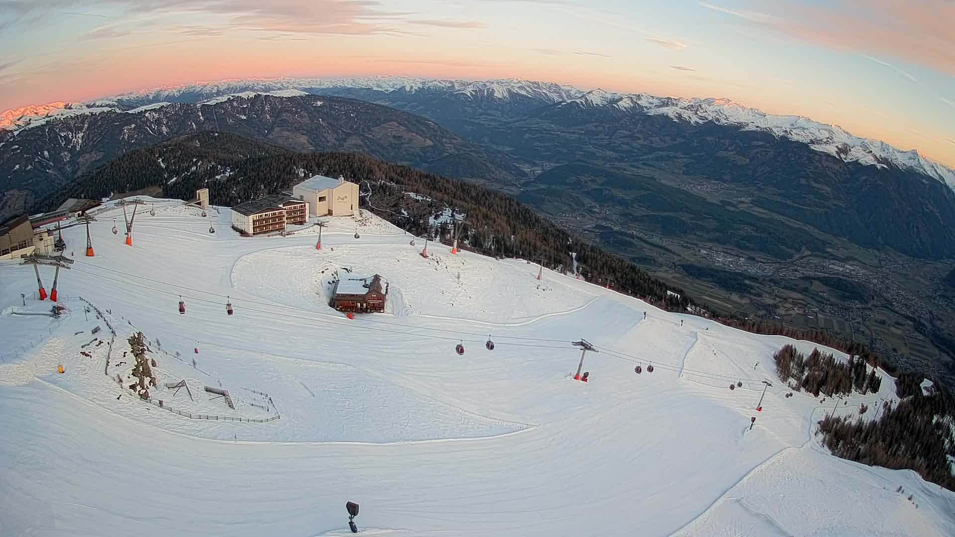 Stazione sciistica di Plan de Corones | vista su Brunico