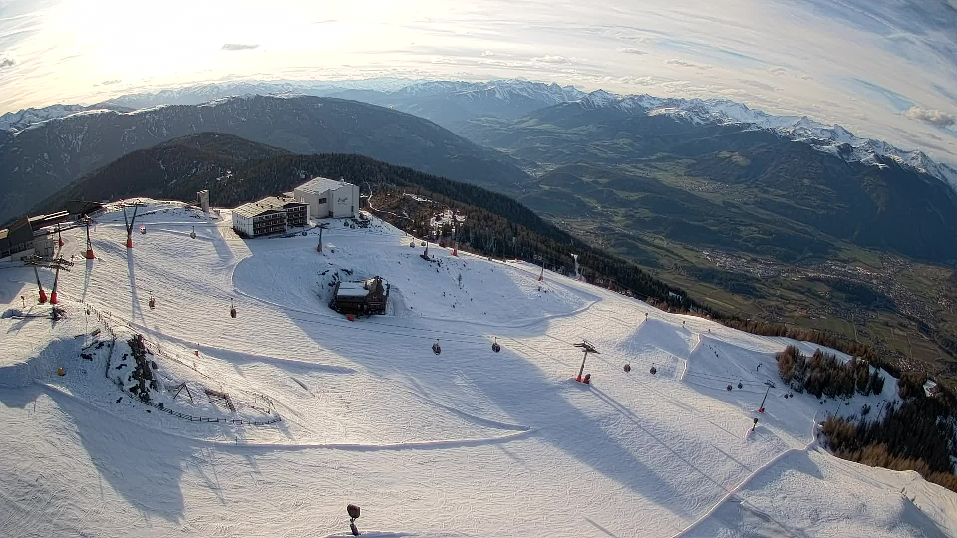 Stazione sciistica di Plan de Corones | vista su Brunico