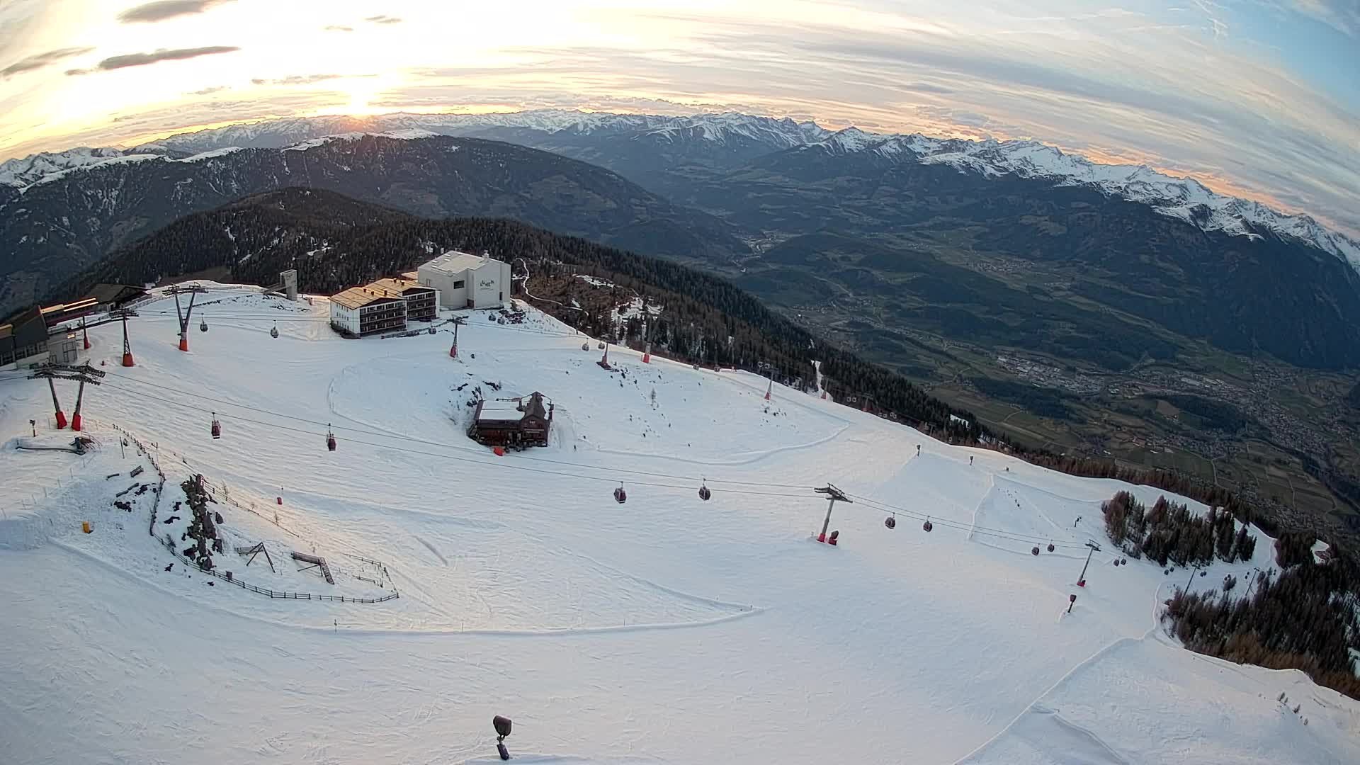 Station de ski Kronplatz sommet | vue sur Brunico