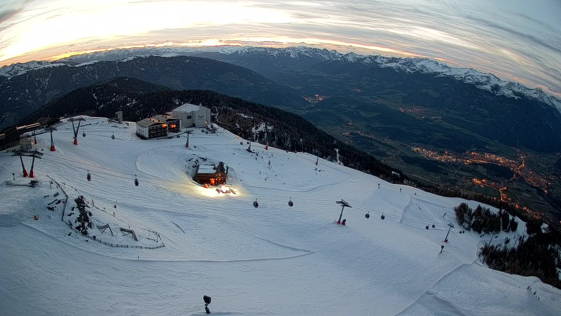 Stazione sciistica di Plan de Corones | vista su Brunico