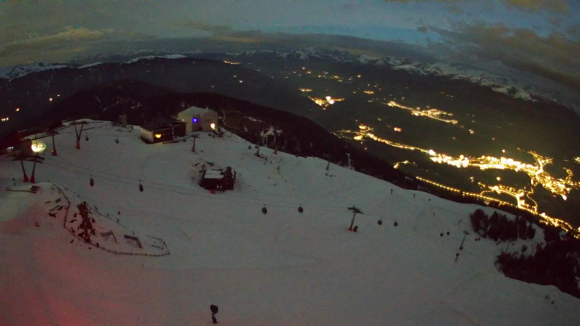 Skigebiet Kronplatz Gipfel | Blick auf Bruneck