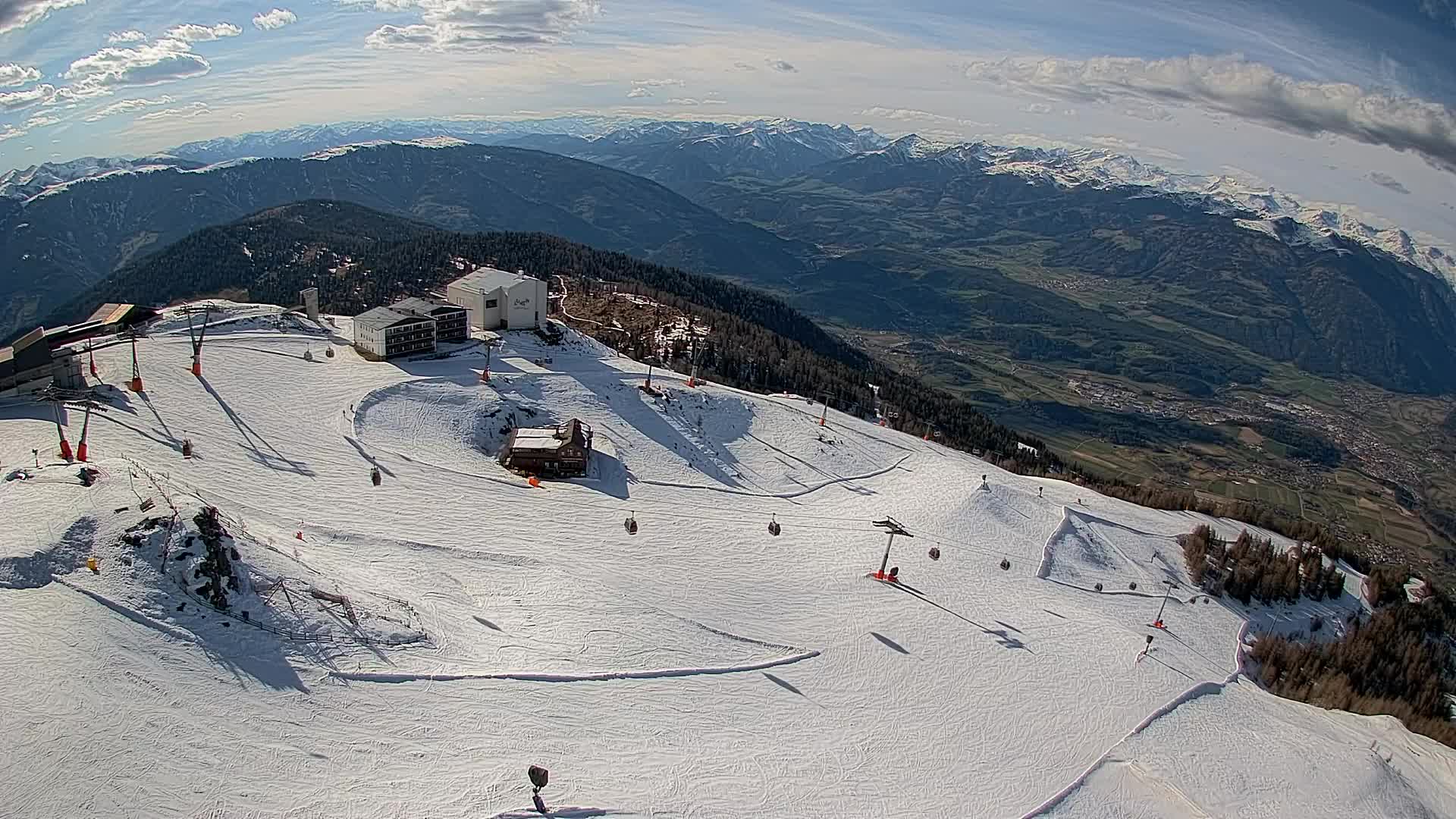Stazione sciistica di Plan de Corones | vista su Brunico