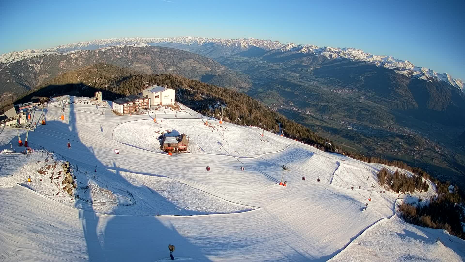 Stazione sciistica di Plan de Corones | vista su Brunico