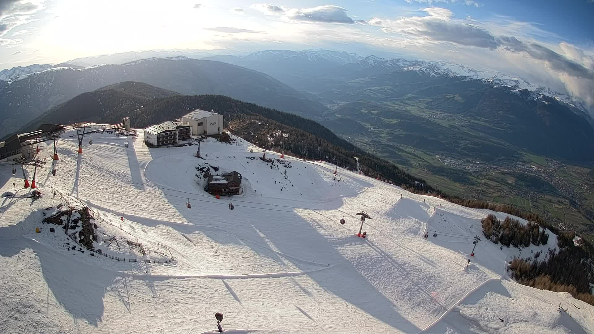 Skigebiet Kronplatz Gipfel | Blick auf Bruneck
