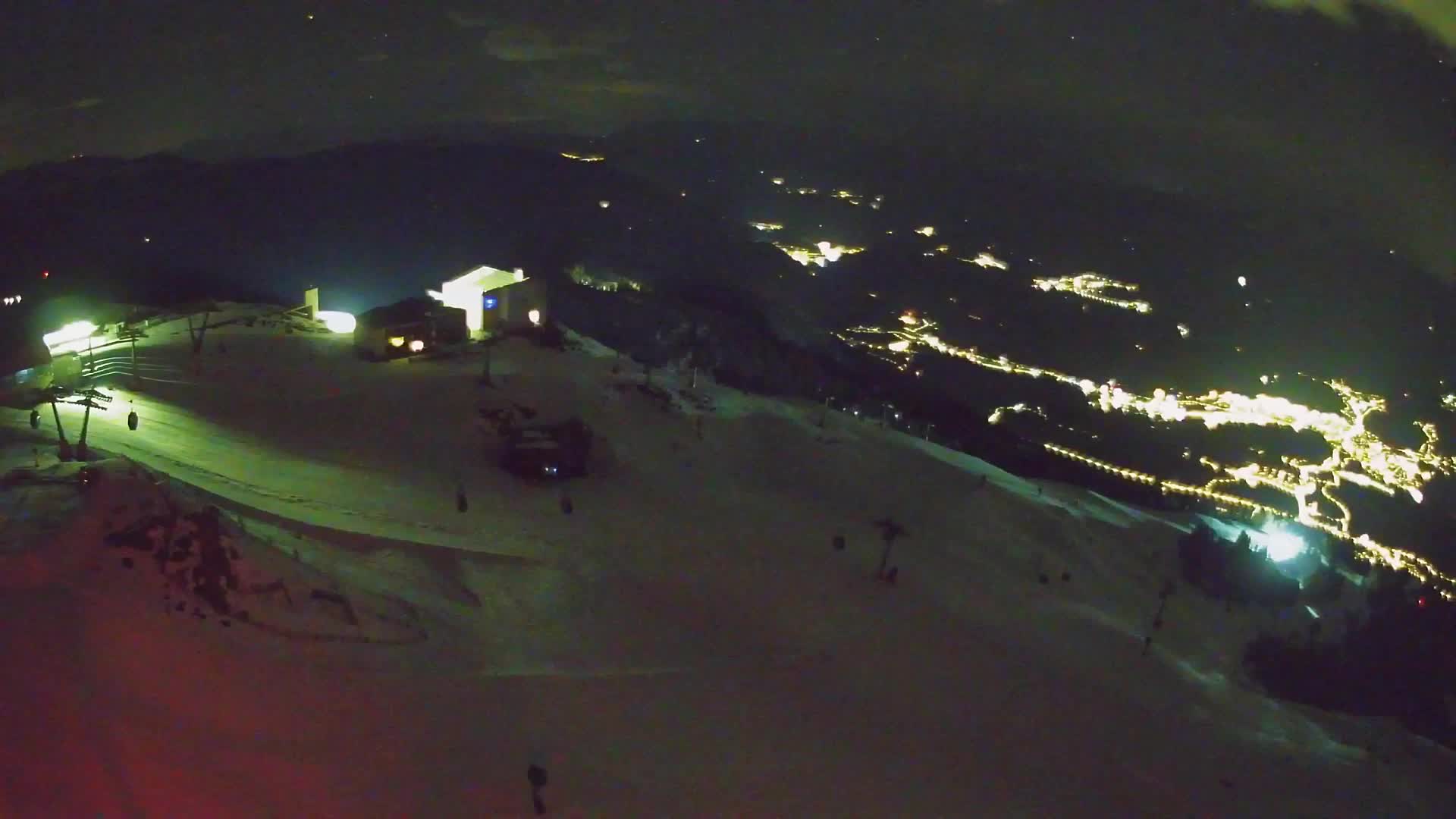 Cima estación de esquí Kronplatz | vista hacia Brunico
