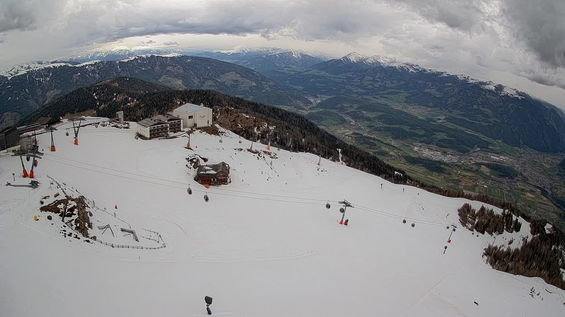 Skigebiet Kronplatz Gipfel | Blick auf Bruneck