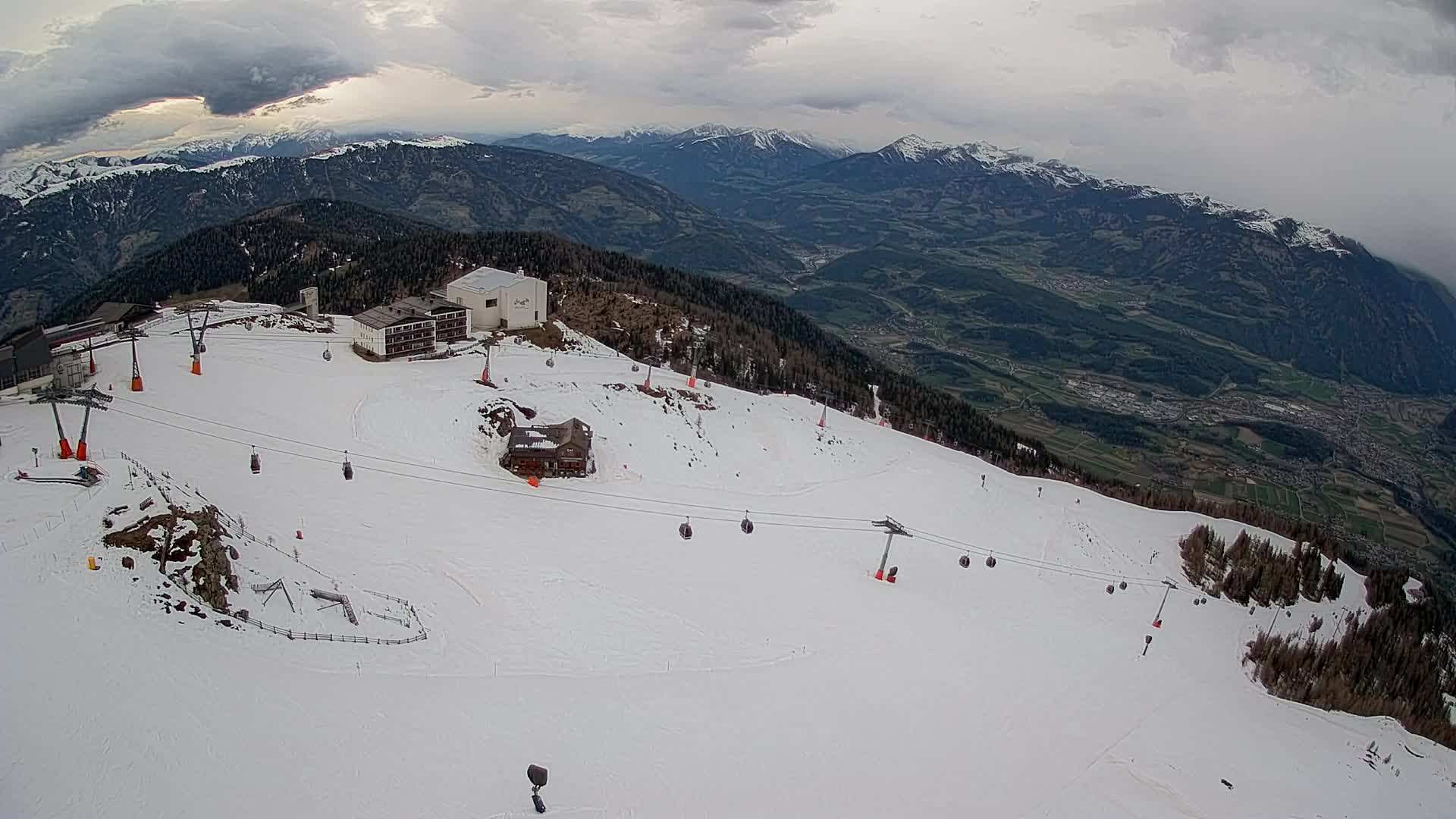 Skigebiet Kronplatz Gipfel | Blick auf Bruneck