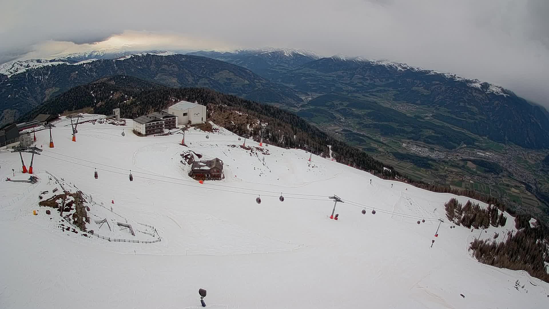 Skigebiet Kronplatz Gipfel | Blick auf Bruneck