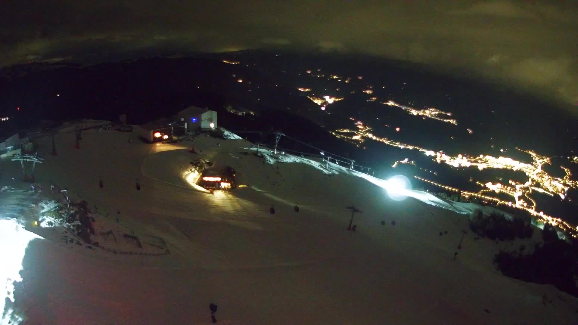 Cima estación de esquí Kronplatz | vista hacia Brunico