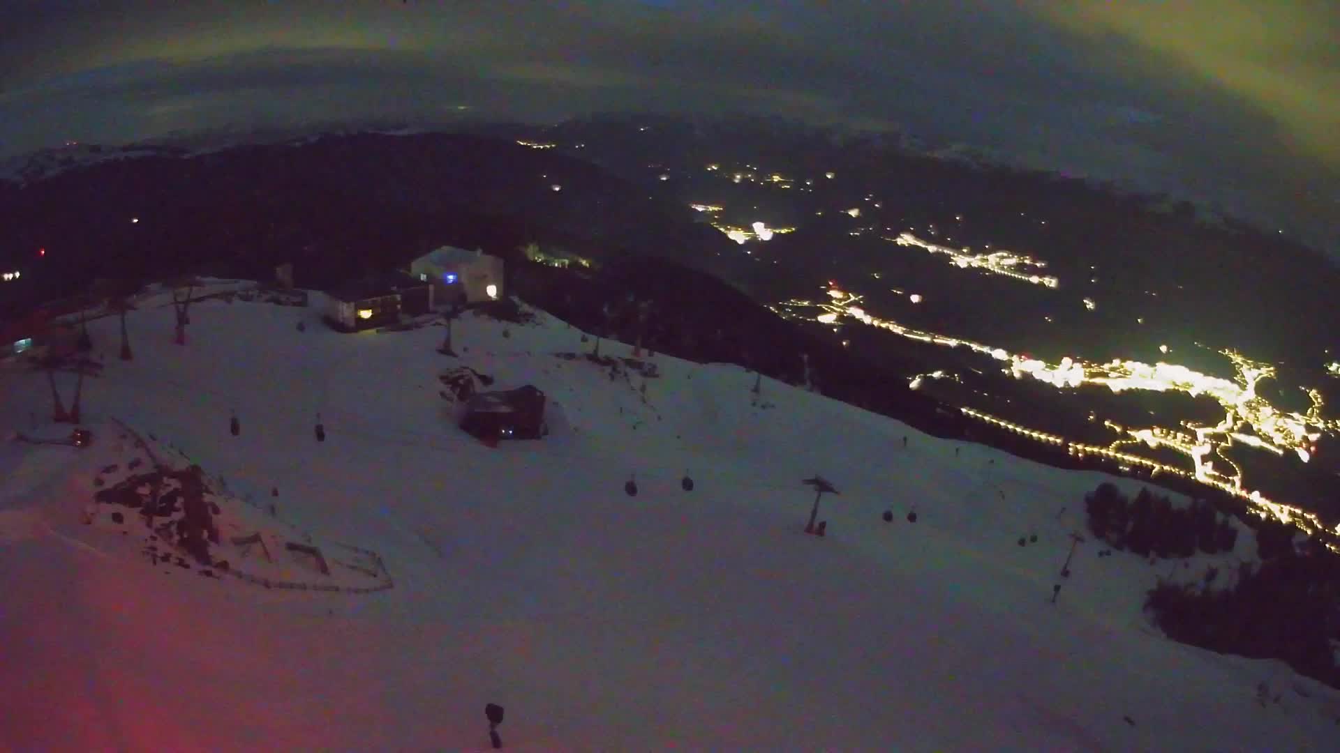 Cima estación de esquí Kronplatz | vista hacia Brunico