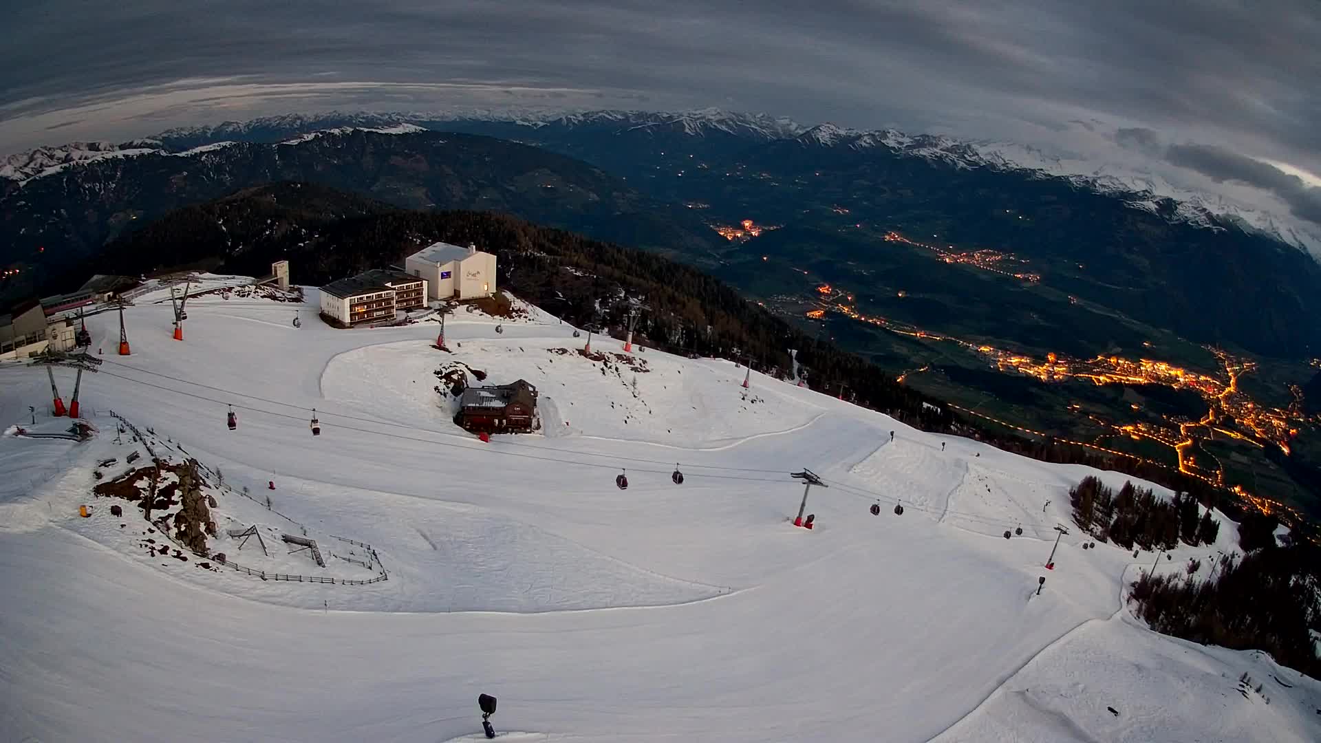 Station de ski Kronplatz sommet | vue sur Brunico