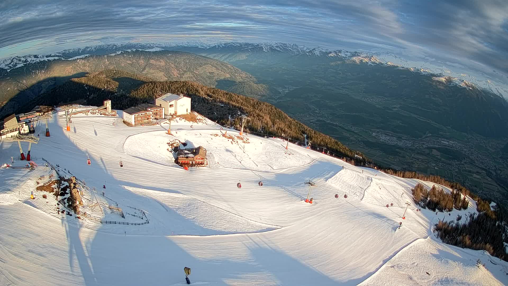 Skigebiet Kronplatz Gipfel | Blick auf Bruneck
