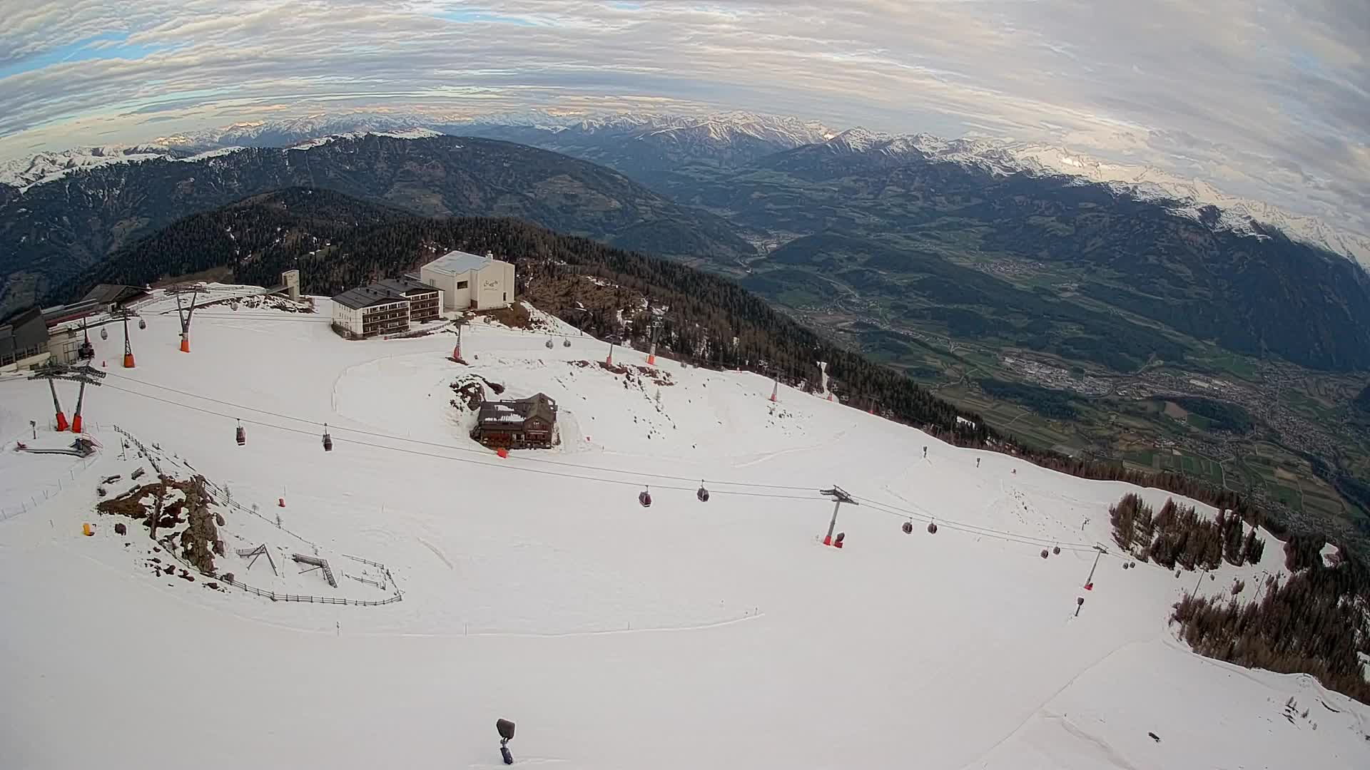 Station de ski Kronplatz sommet | vue sur Brunico
