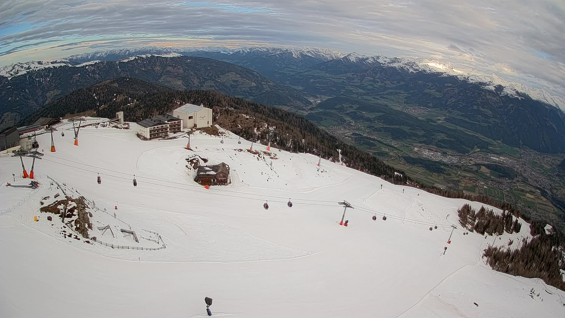 Station de ski Kronplatz sommet | vue sur Brunico