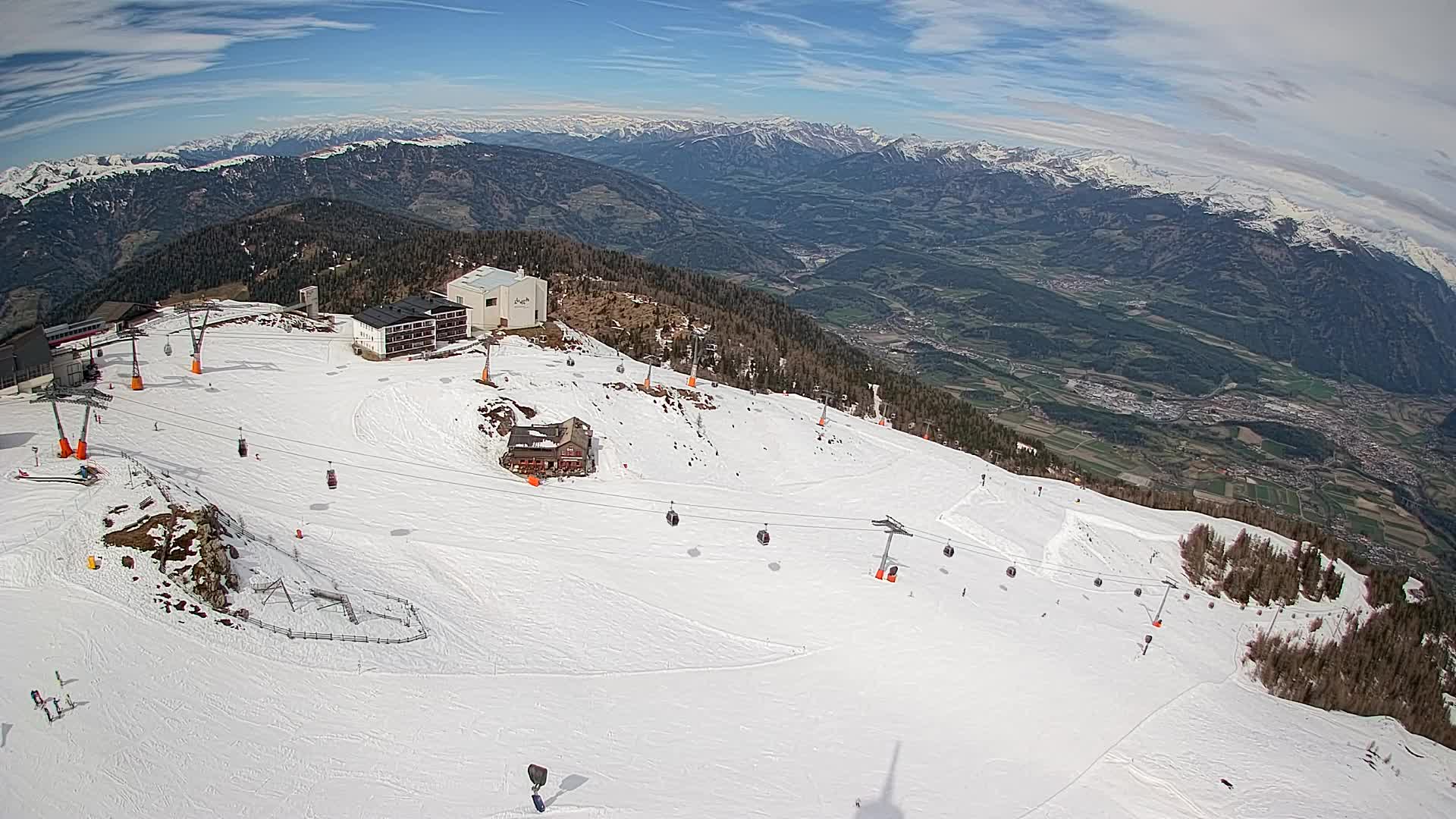 Skigebiet Kronplatz Gipfel | Blick auf Bruneck