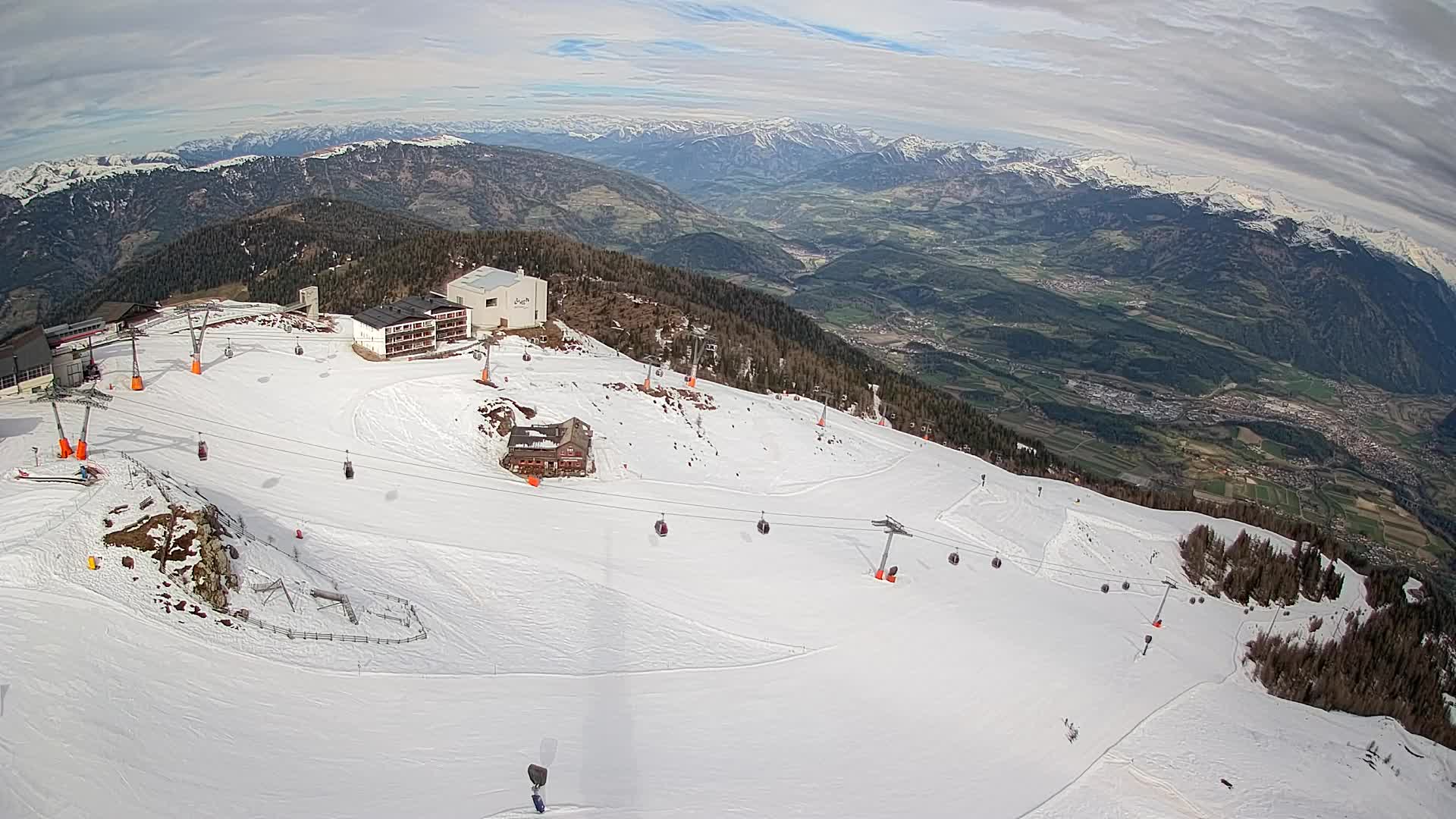 Stazione sciistica di Plan de Corones | vista su Brunico