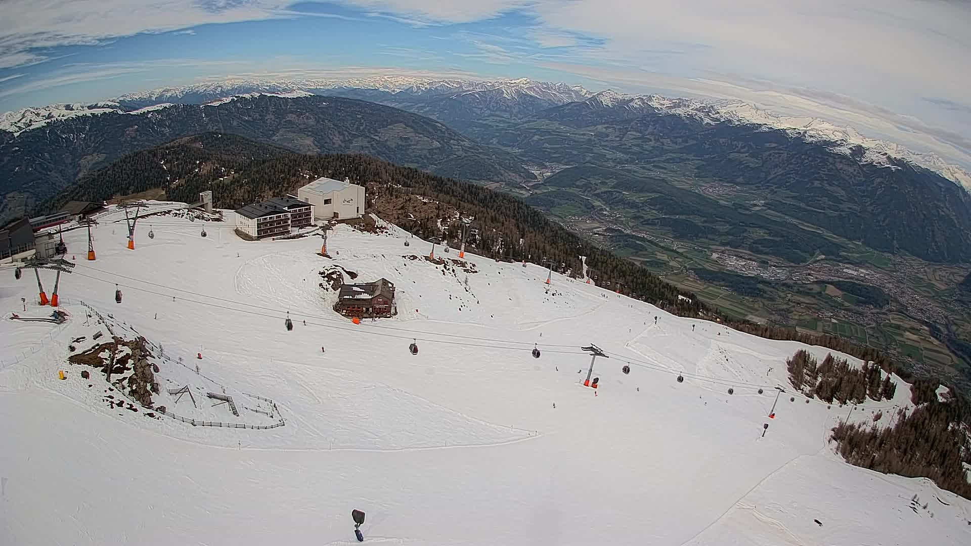 Stazione sciistica di Plan de Corones | vista su Brunico