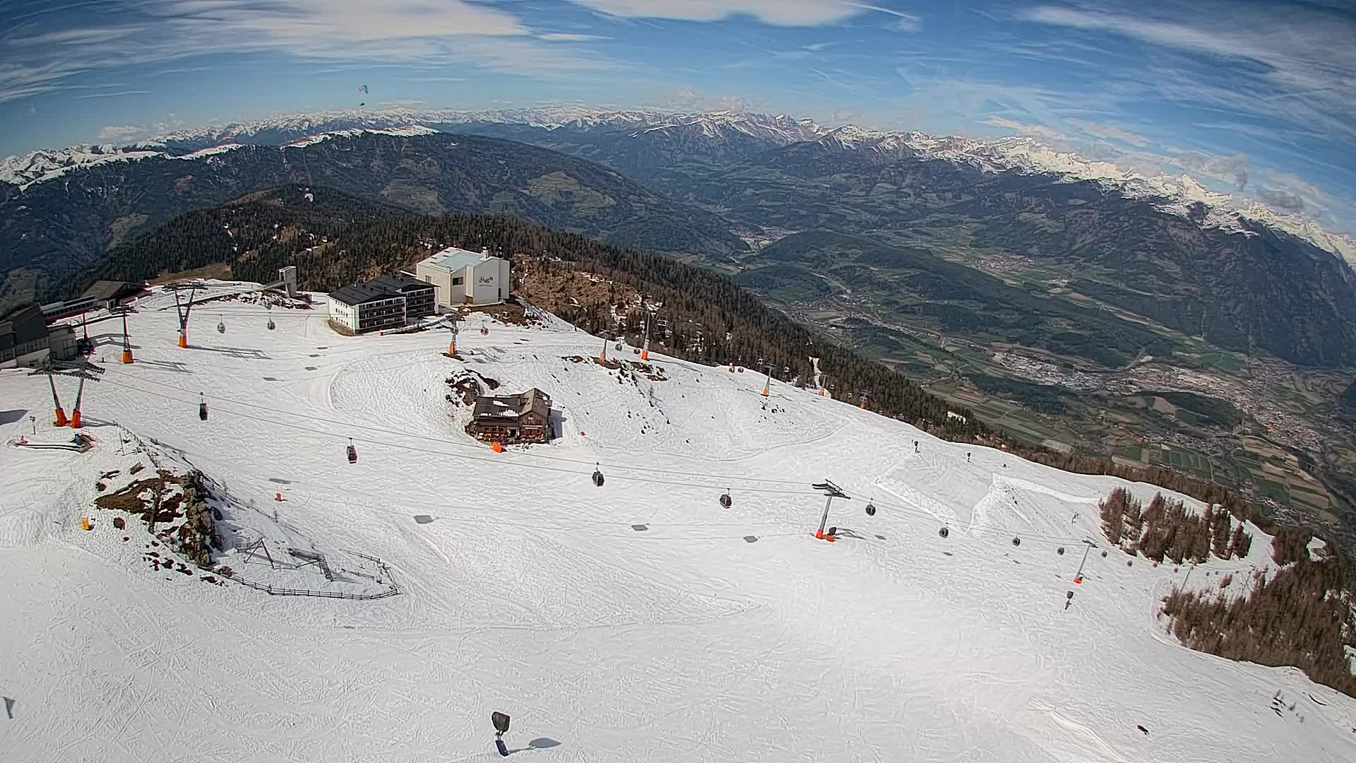 Cima estación de esquí Kronplatz | vista hacia Brunico