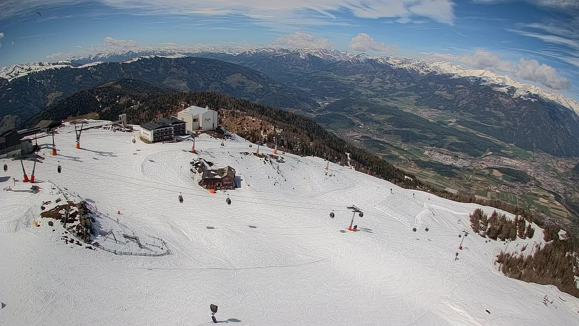 Cima estación de esquí Kronplatz | vista hacia Brunico