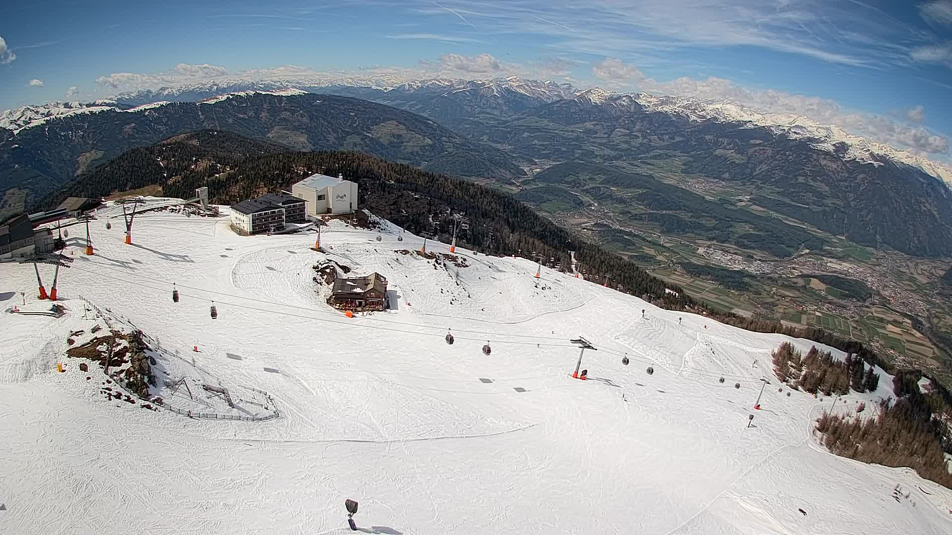 Stazione sciistica di Plan de Corones | vista su Brunico