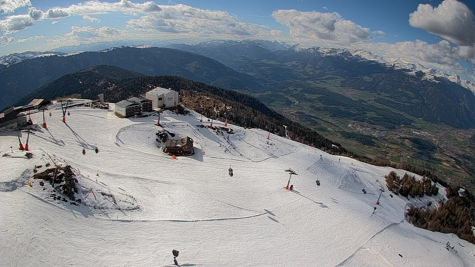 Stazione sciistica di Plan de Corones | vista su Brunico