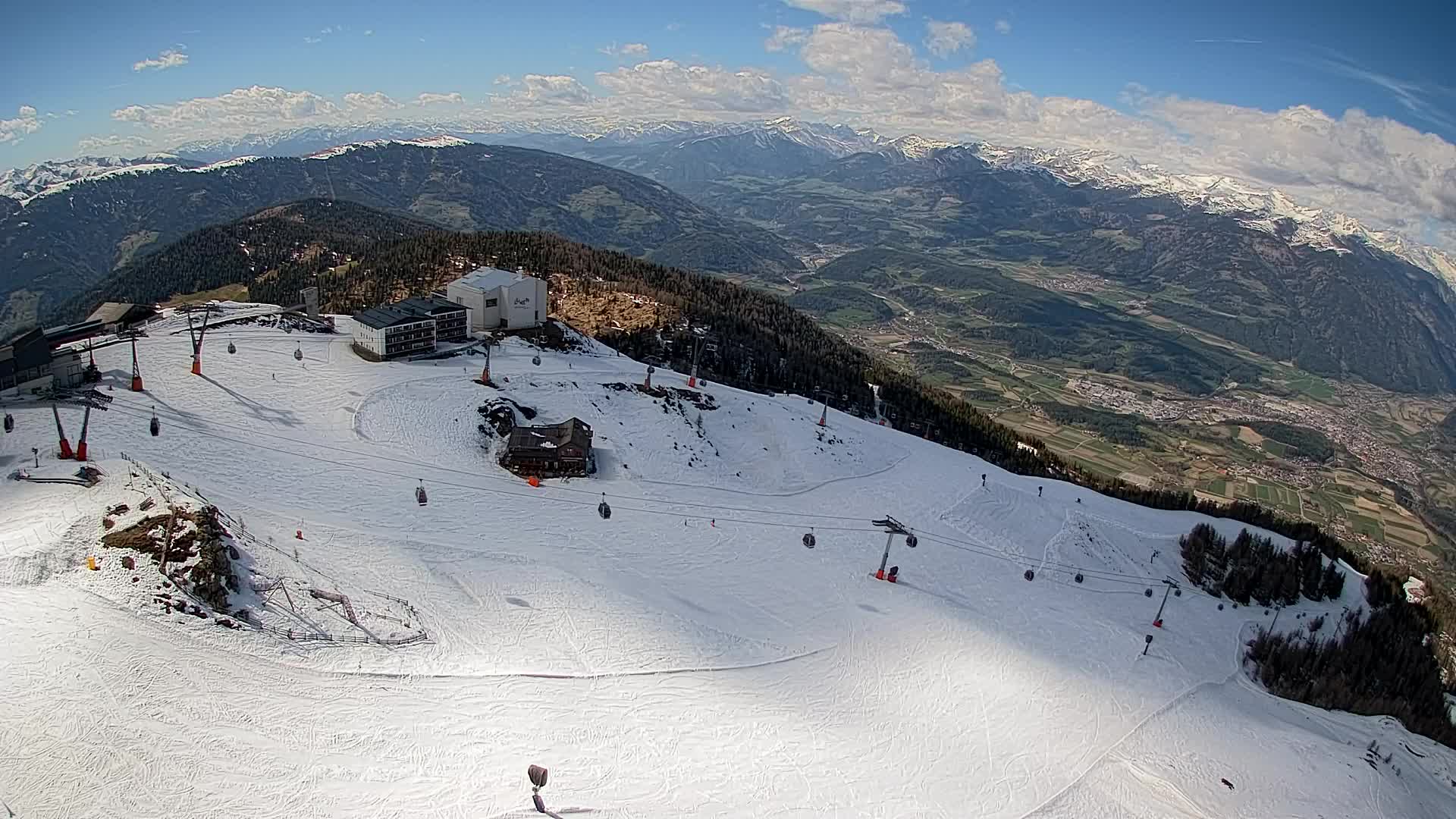 Stazione sciistica di Plan de Corones | vista su Brunico