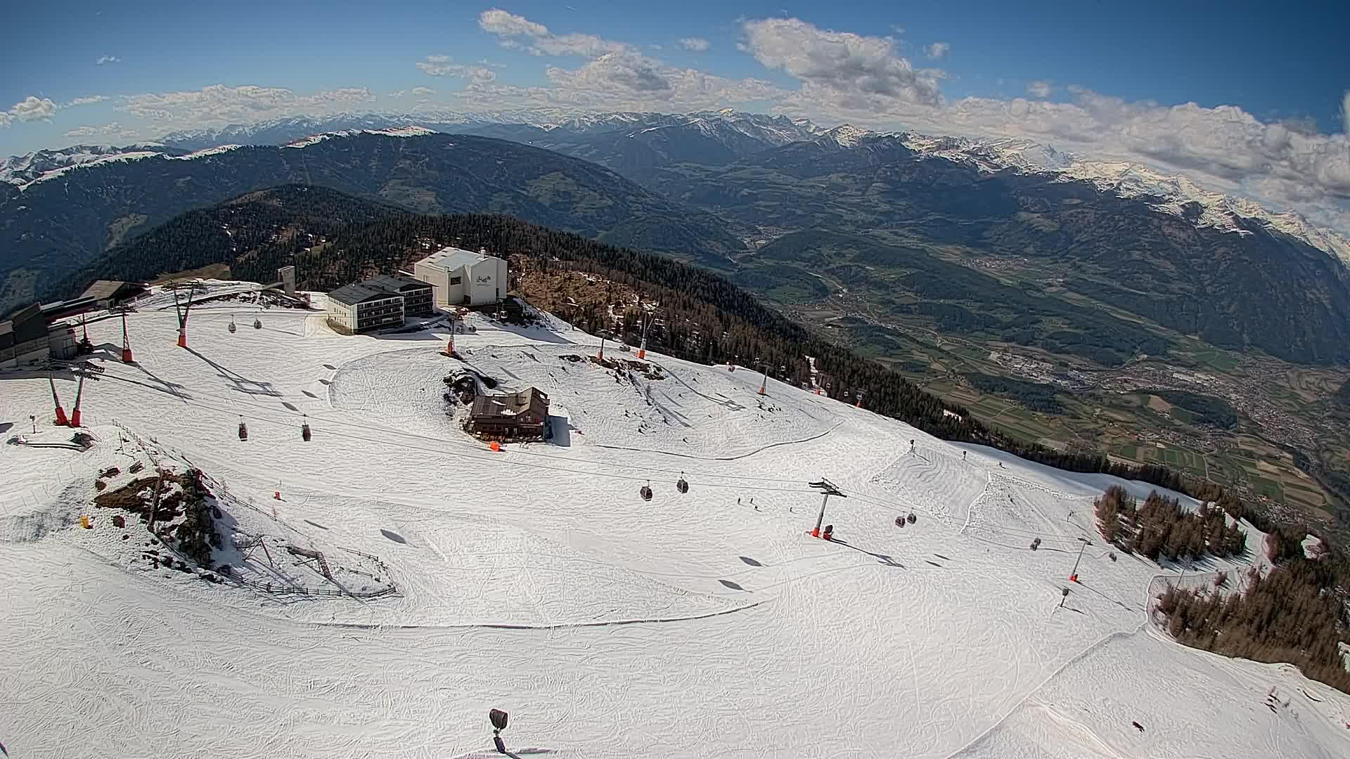 Stazione sciistica di Plan de Corones | vista su Brunico