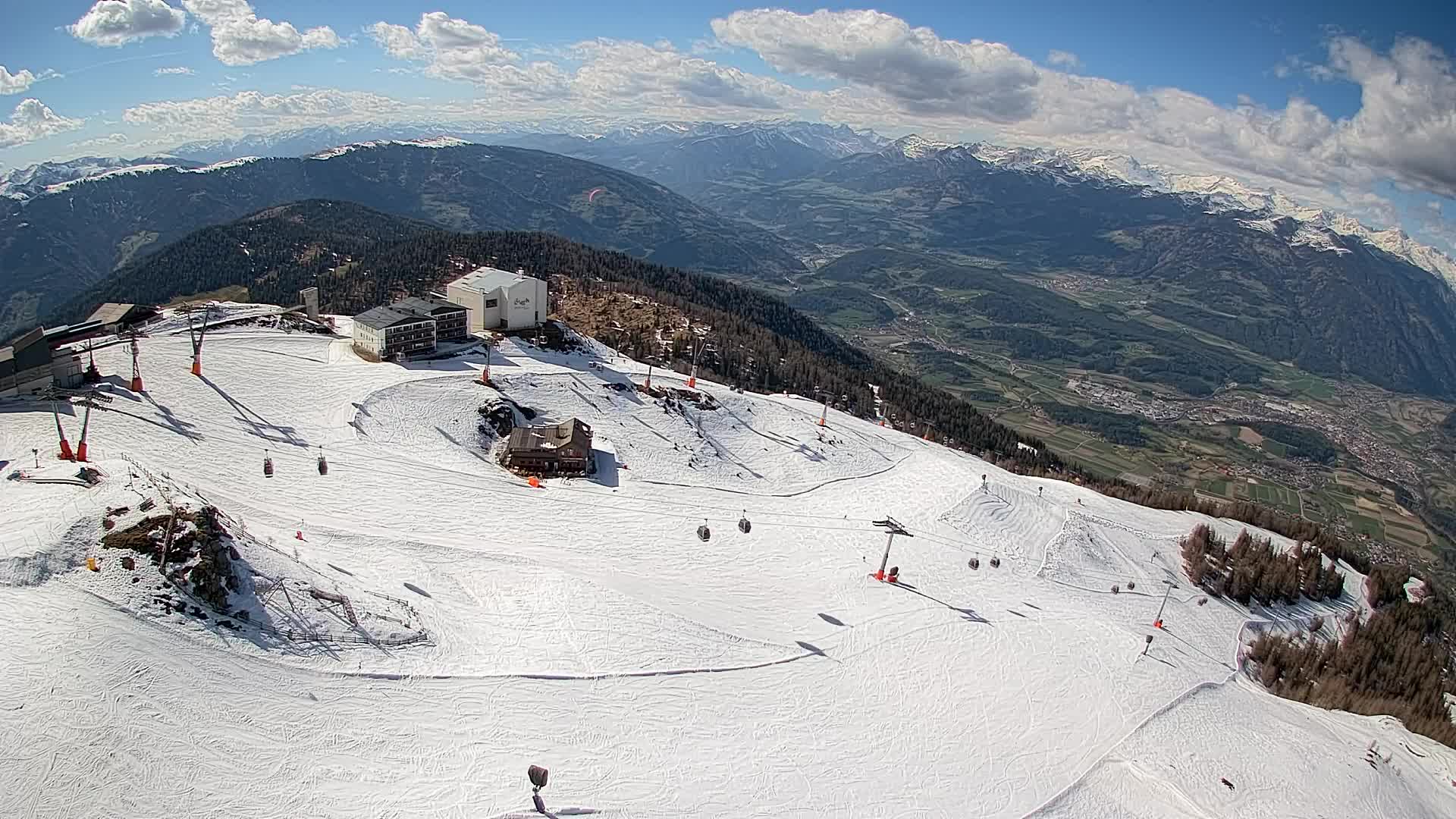 Cima estación de esquí Kronplatz | vista hacia Brunico