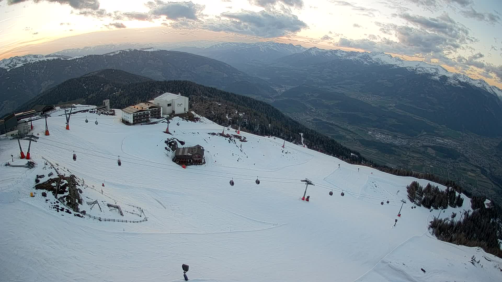 Stazione sciistica di Plan de Corones | vista su Brunico