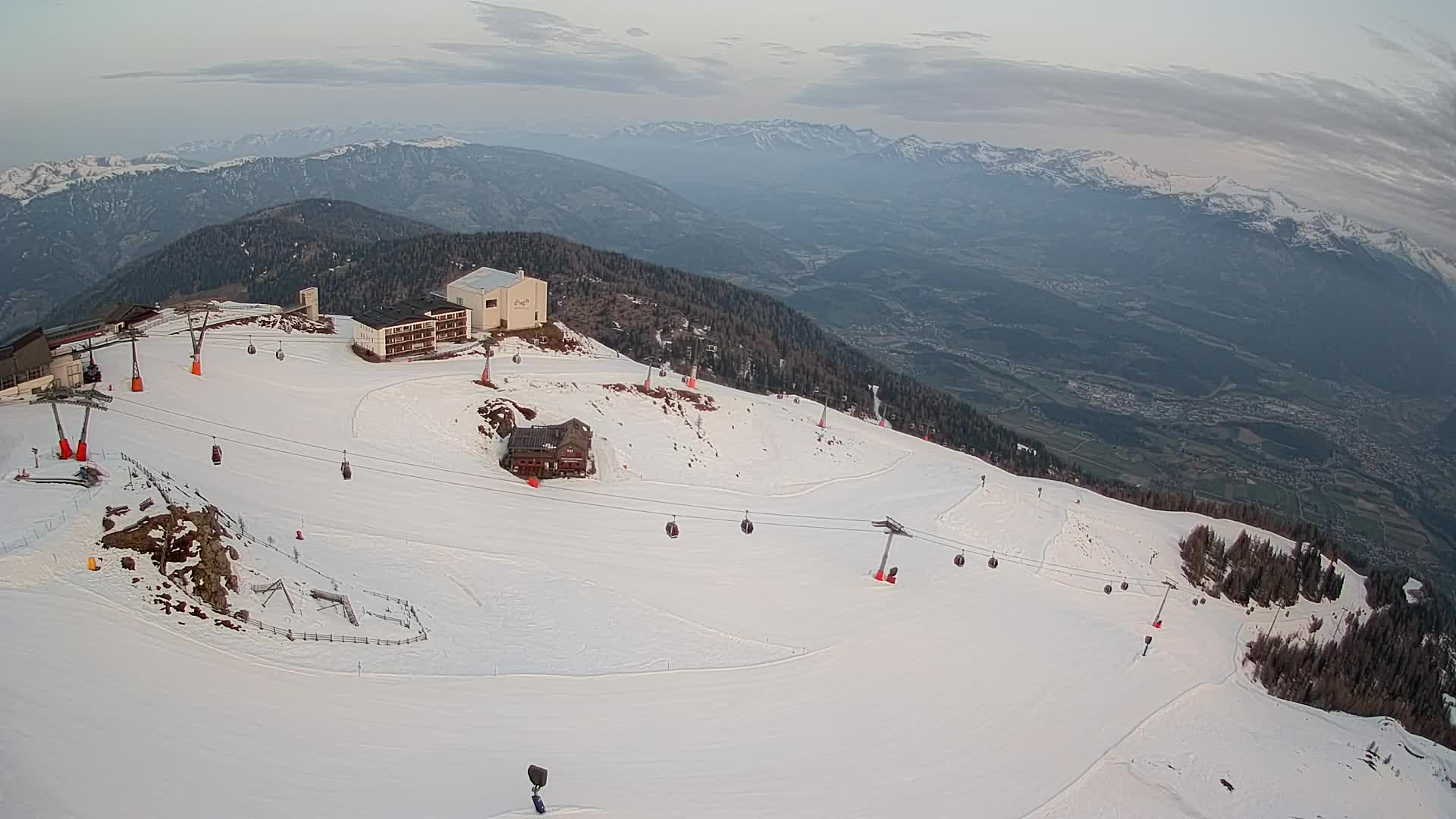 Skigebiet Kronplatz Gipfel | Blick auf Bruneck