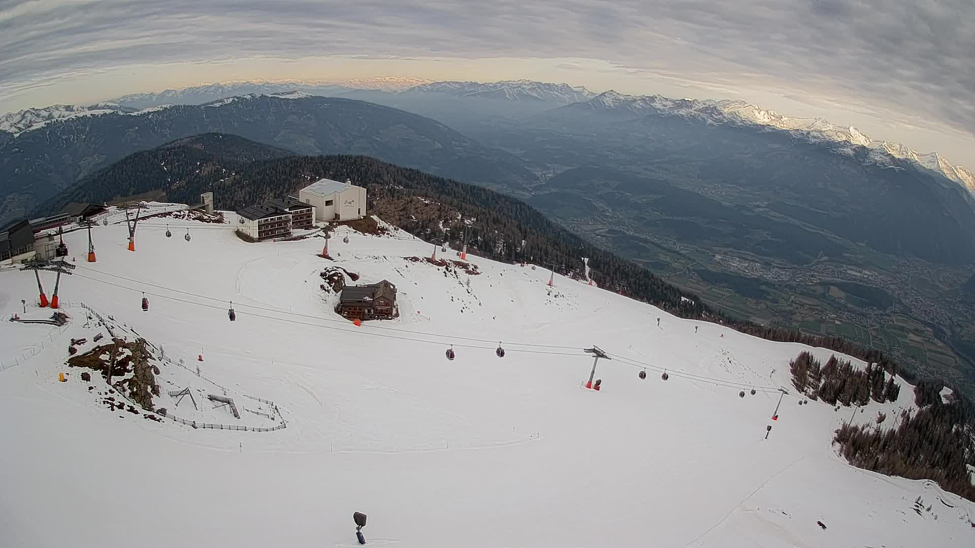 Skigebiet Kronplatz Gipfel | Blick auf Bruneck