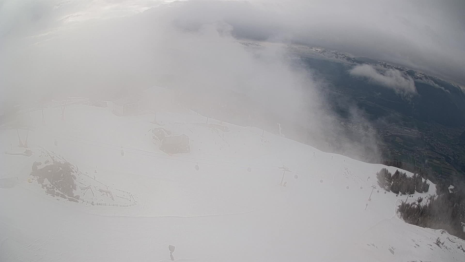 Cima estación de esquí Kronplatz | vista hacia Brunico
