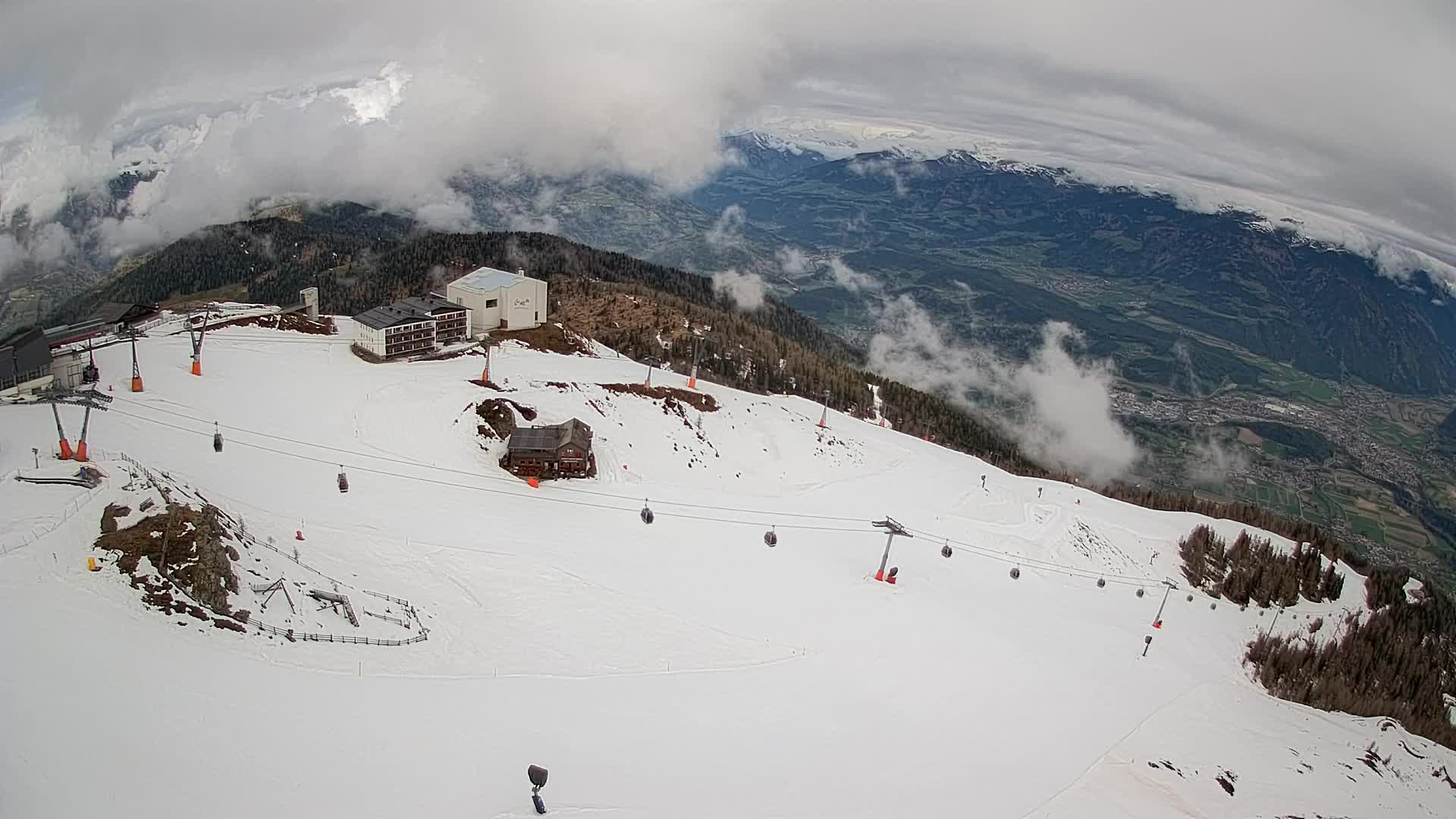 Stazione sciistica di Plan de Corones | vista su Brunico
