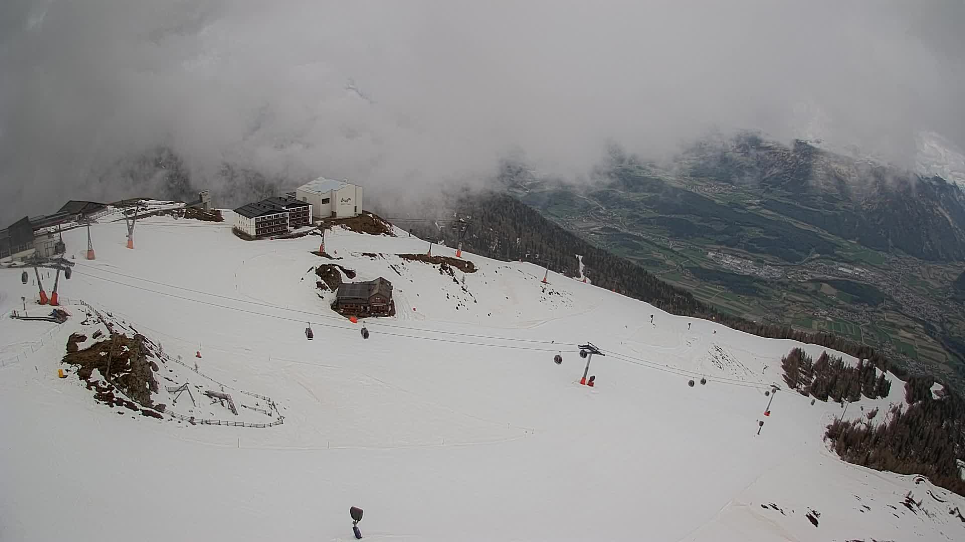 Skigebiet Kronplatz Gipfel | Blick auf Bruneck