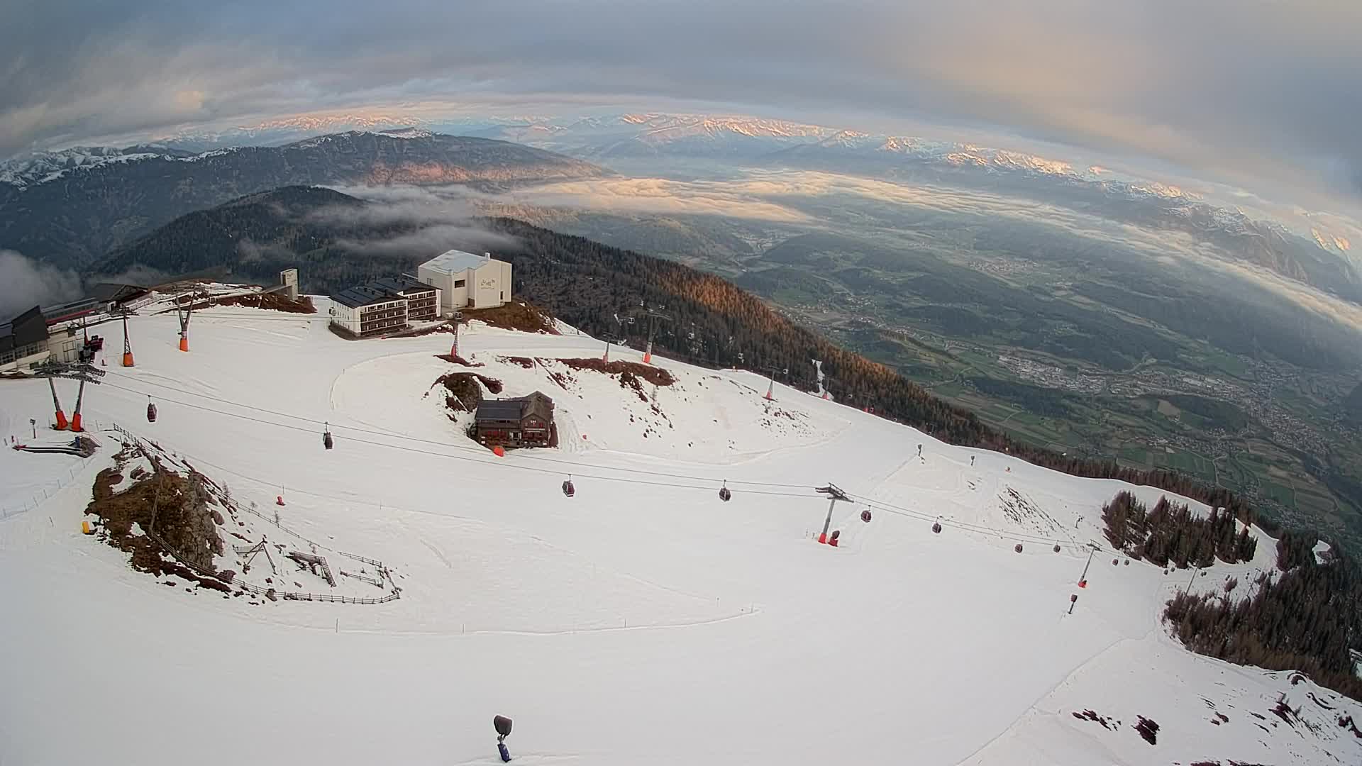 Station de ski Kronplatz sommet | vue sur Brunico