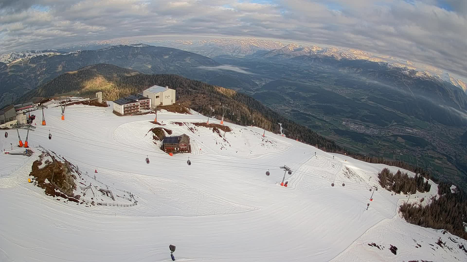 Skigebiet Kronplatz Gipfel | Blick auf Bruneck