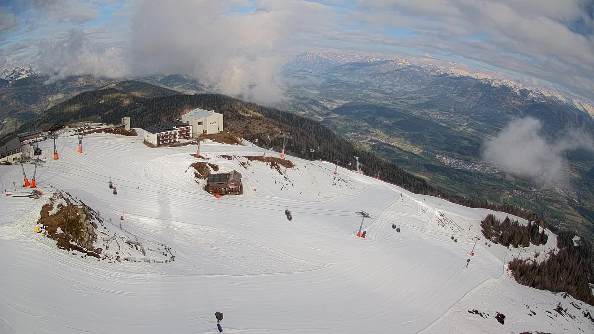 Stazione sciistica di Plan de Corones | vista su Brunico