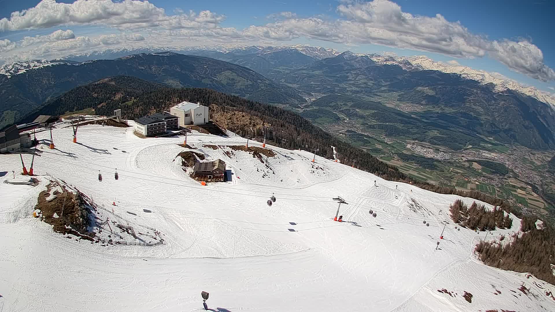 Cima estación de esquí Kronplatz | vista hacia Brunico