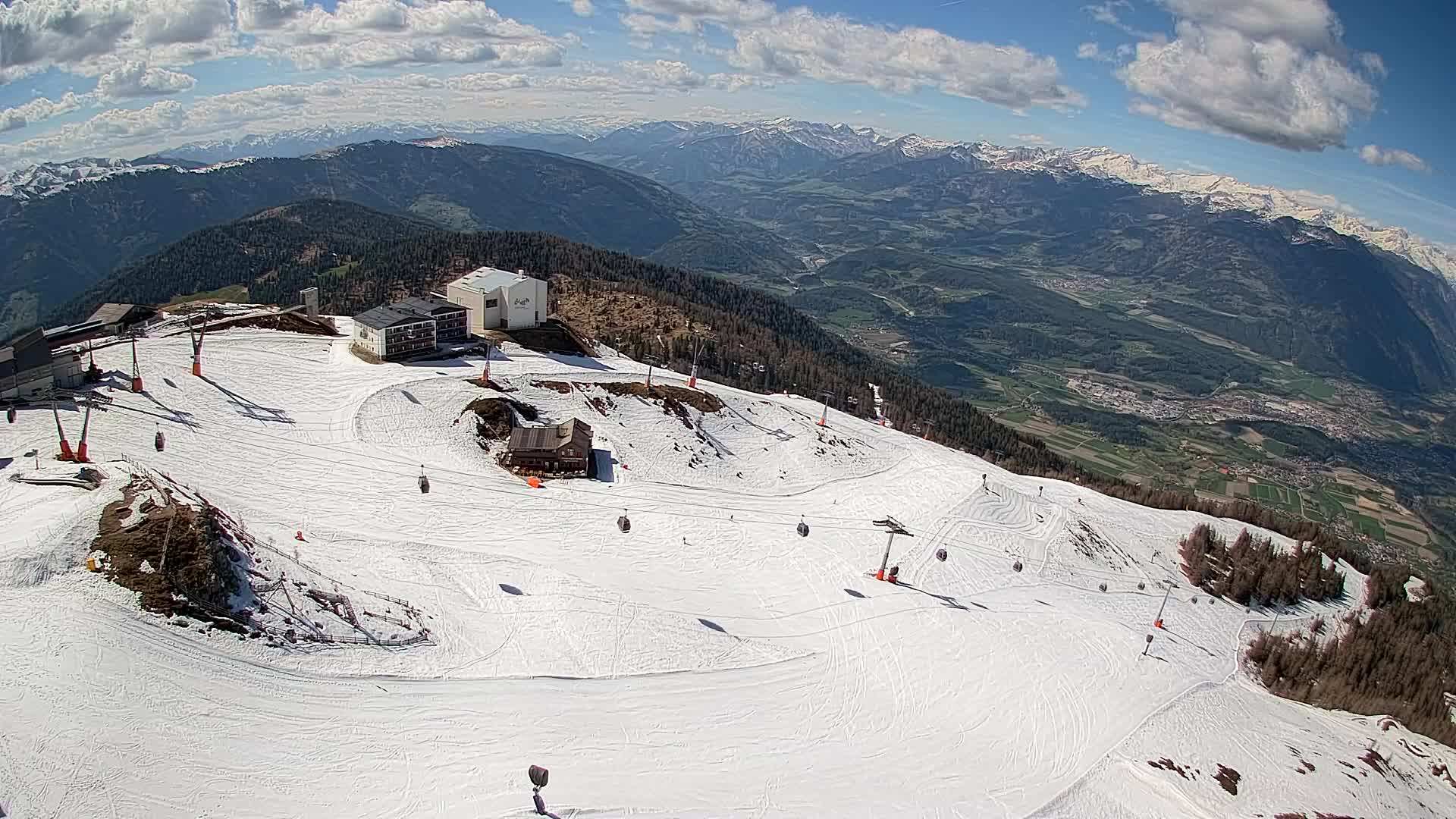 Cima estación de esquí Kronplatz | vista hacia Brunico