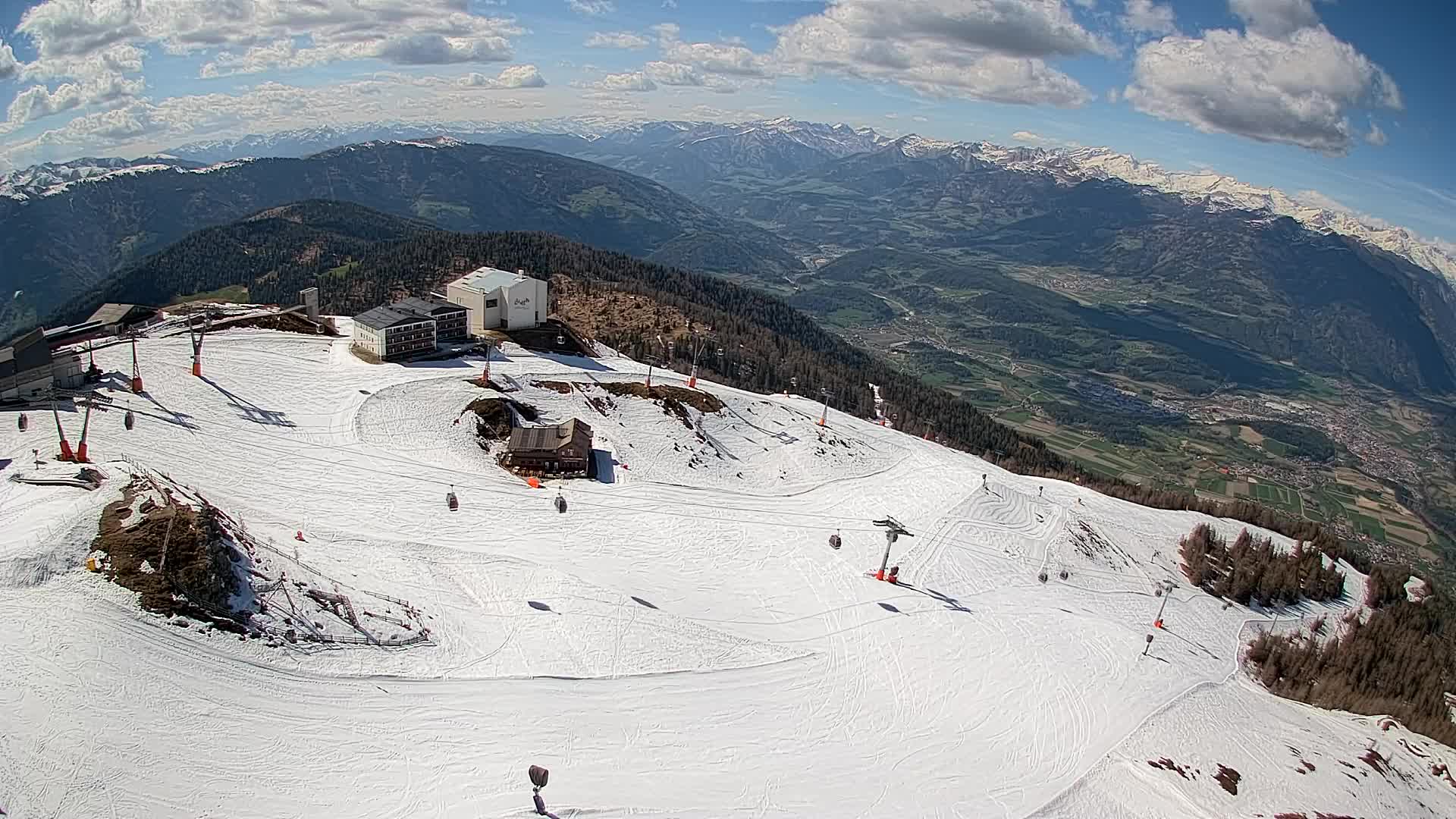 Stazione sciistica di Plan de Corones | vista su Brunico