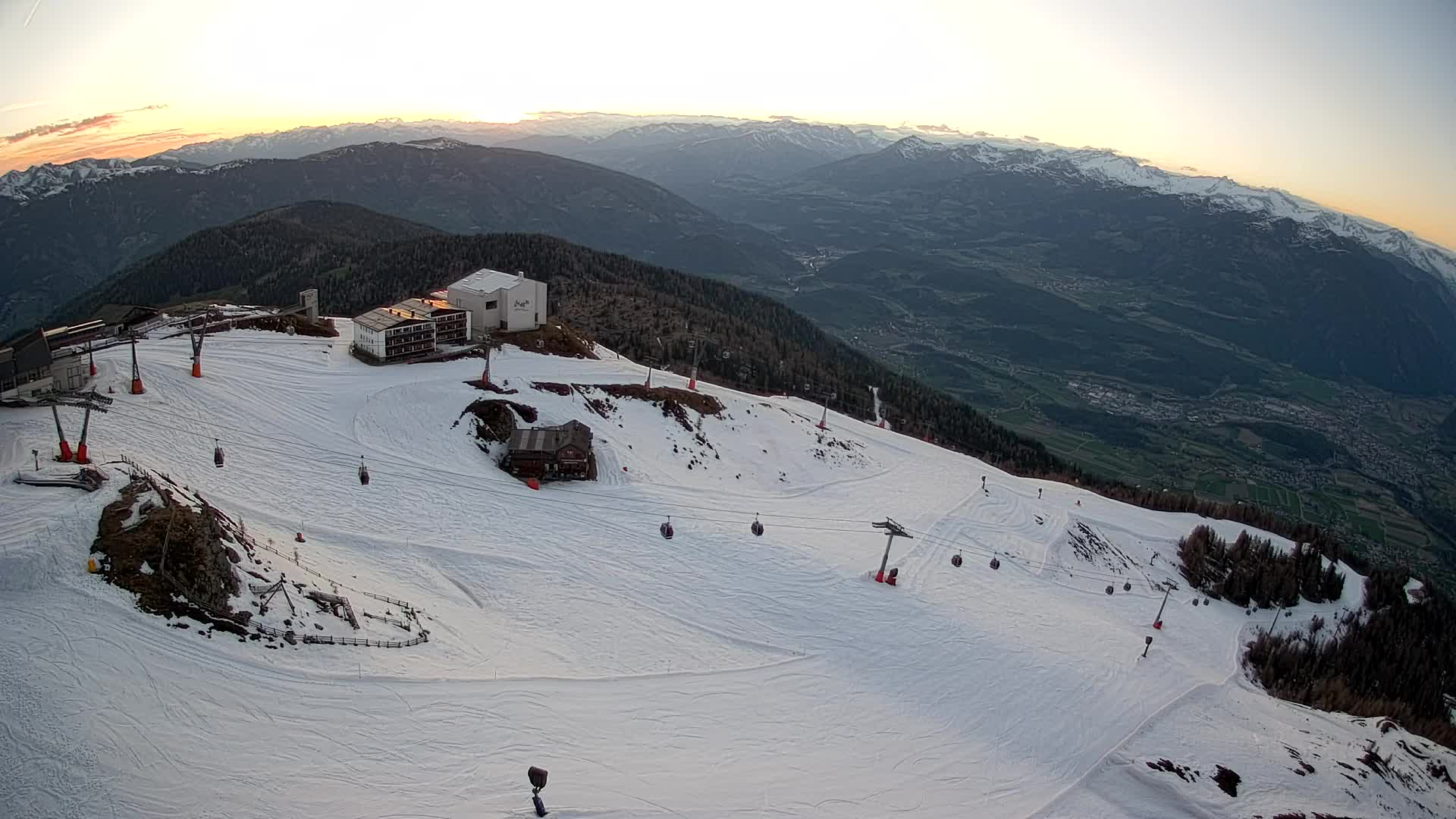 Skigebiet Kronplatz Gipfel | Blick auf Bruneck