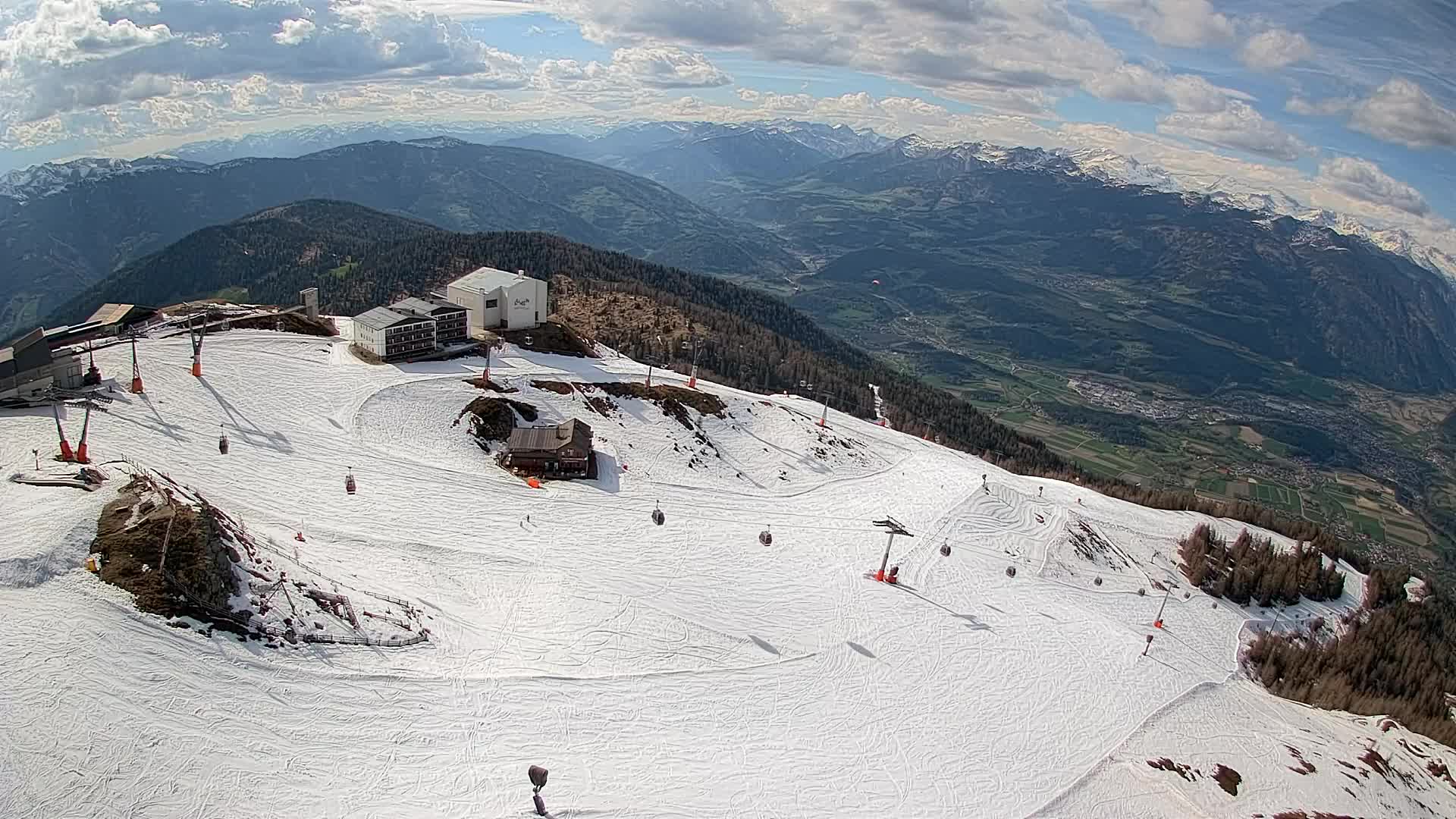 Stazione sciistica di Plan de Corones | vista su Brunico