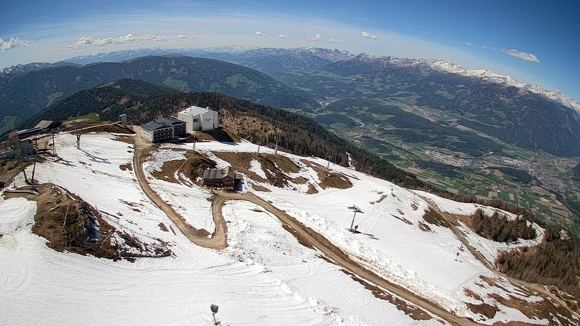 Cima estación de esquí Kronplatz | vista hacia Brunico