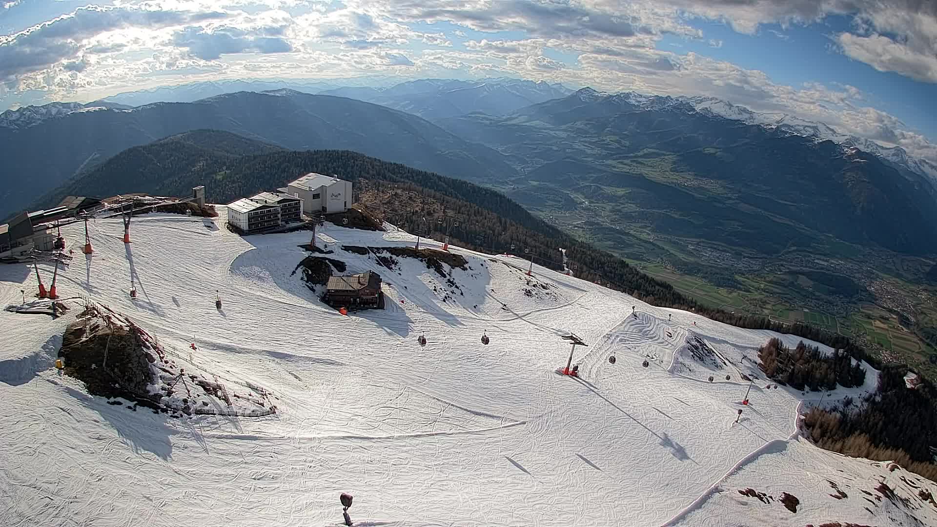 Stazione sciistica di Plan de Corones | vista su Brunico