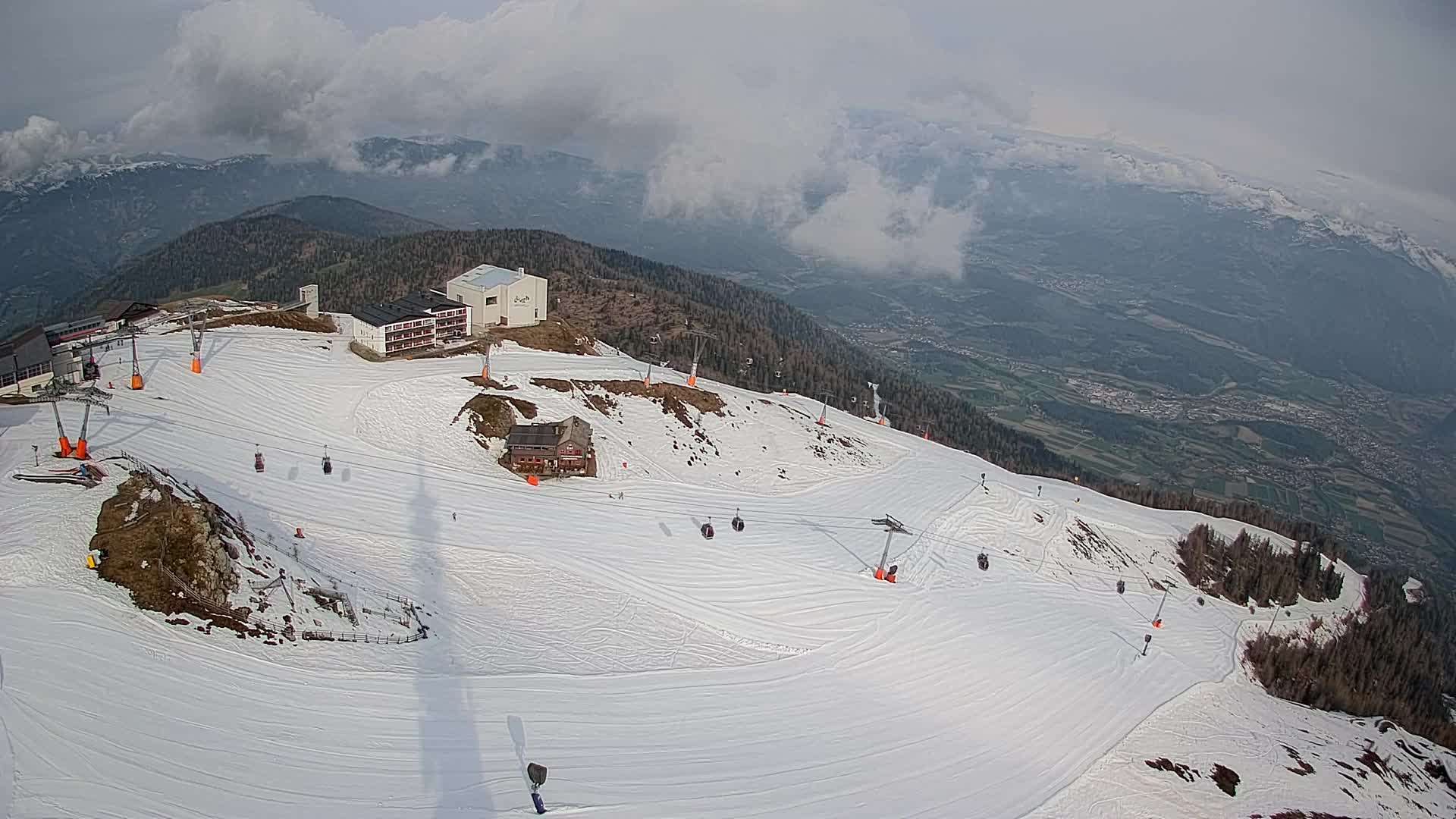 Stazione sciistica di Plan de Corones | vista su Brunico