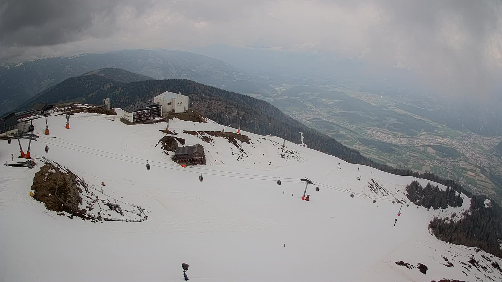Stazione sciistica di Plan de Corones | vista su Brunico