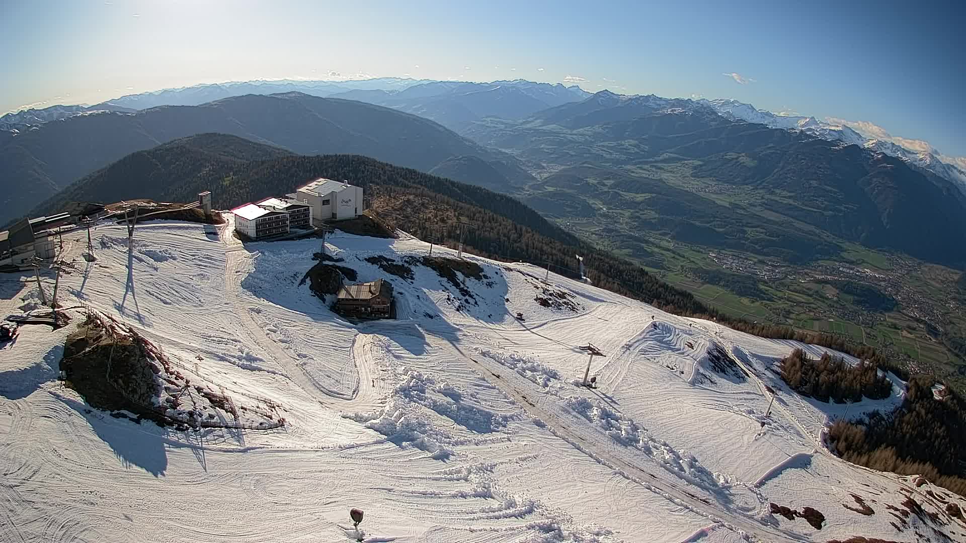 Cima estación de esquí Kronplatz | vista hacia Brunico